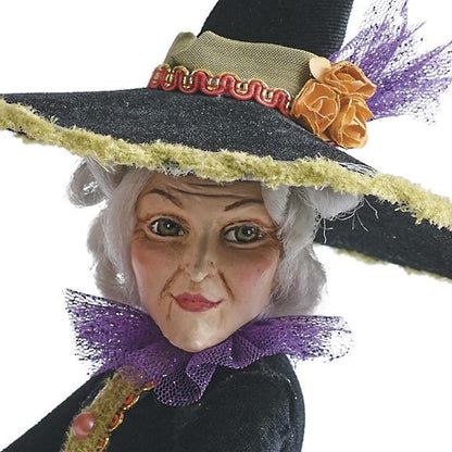 Betoverde Heks Harsfiguur - Handgemaakte Halloween Decoratie met Intricate Details