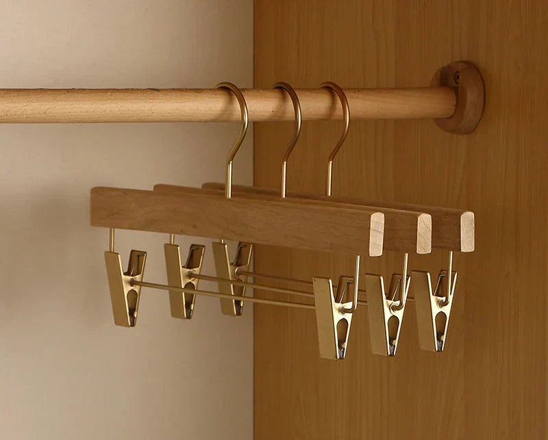 Premium Kamferhouten Kledinghangers met Brede Schouders - Set van 2