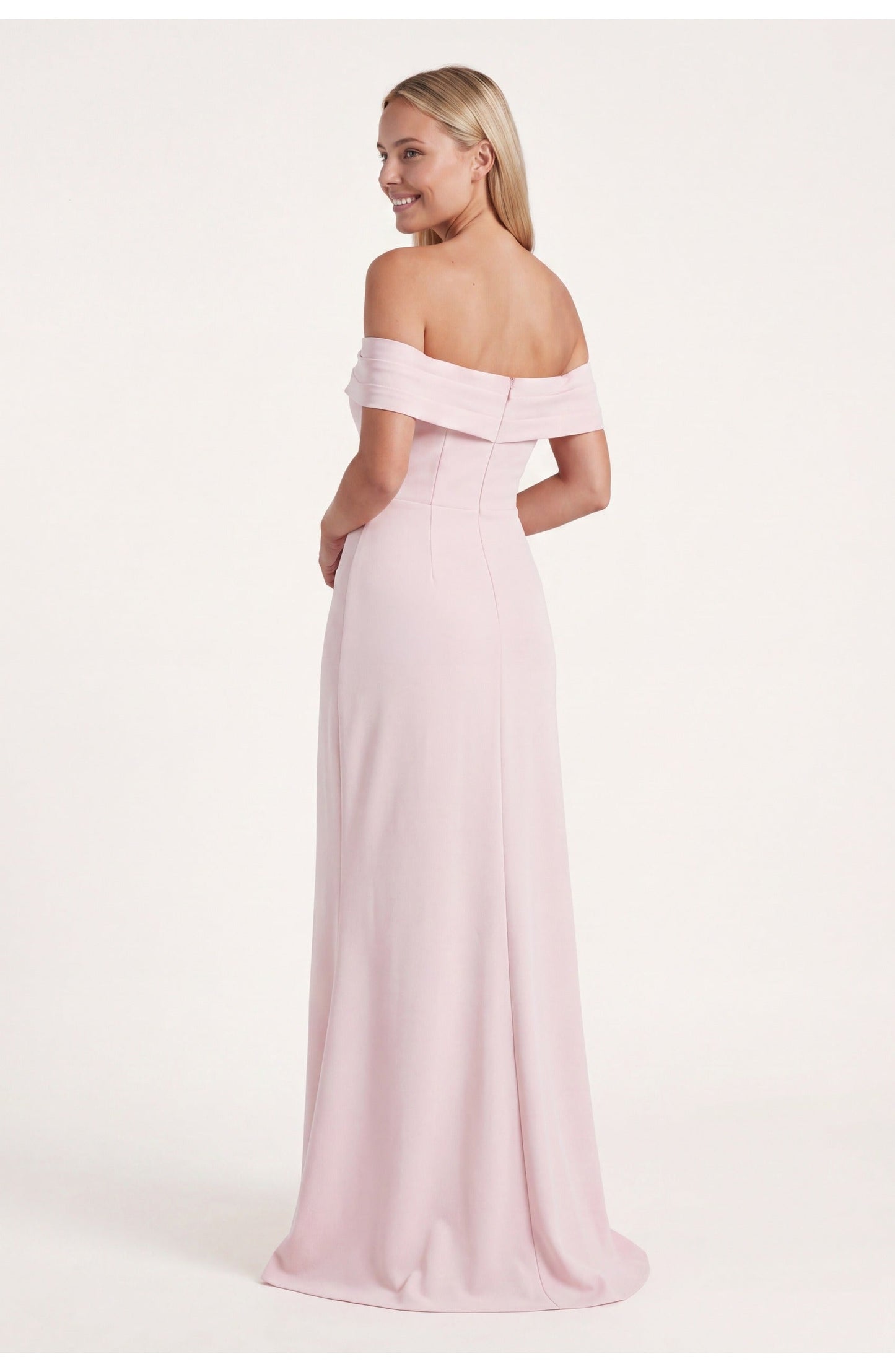 LunaÉtoile Maxi Jurk met Off-Shoulder Halslijn en Hoge Split