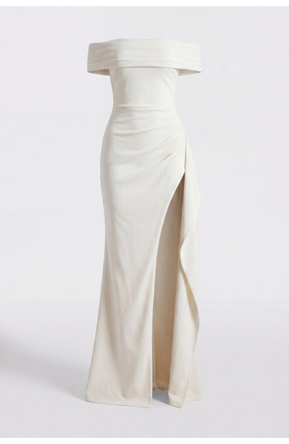 LunaÉtoile Maxi Jurk met Off-Shoulder Halslijn en Hoge Split