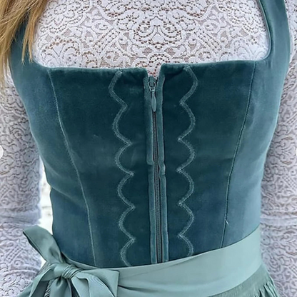 Geborduurde Dirndl Jurk voor Dames – Traditionele Stijl met Moderne Accenten