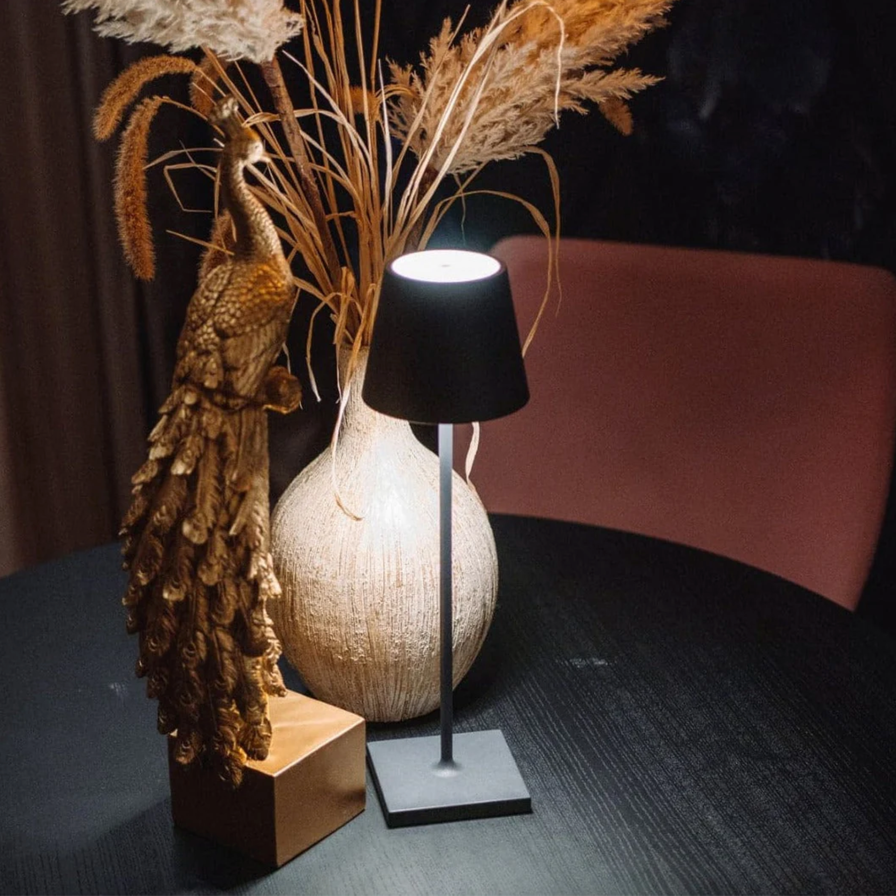 Draadloze tafel lamp met modern design