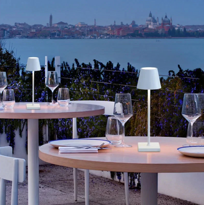 Draadloze tafel lamp met modern design