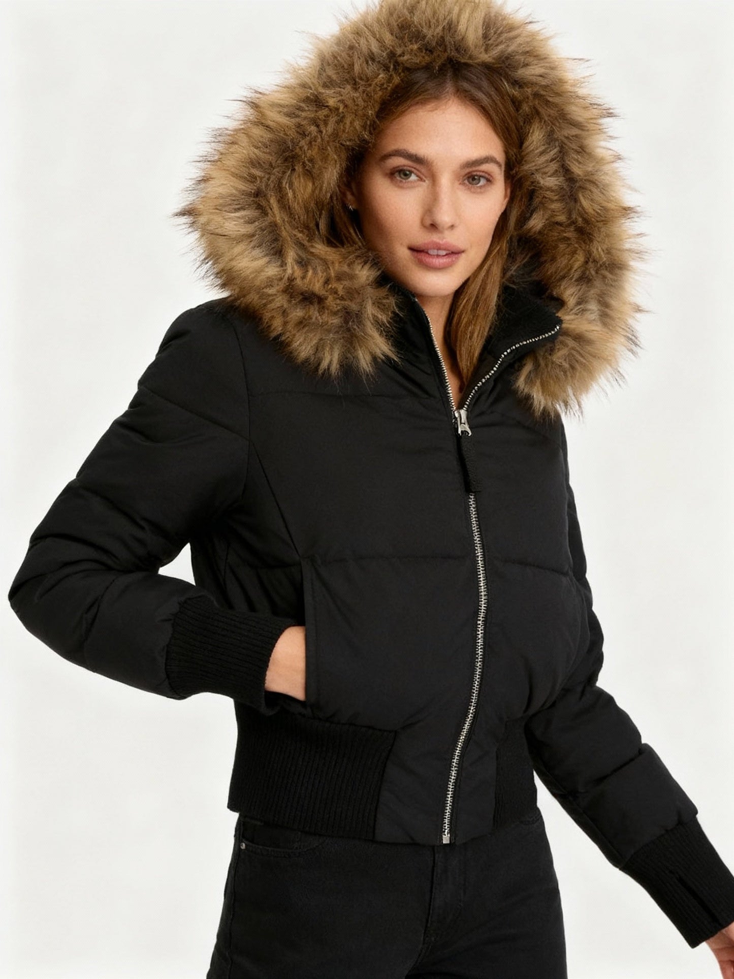Gevoerde Dameswinterjas Novena – Warme Cropped Jas met Capuchon