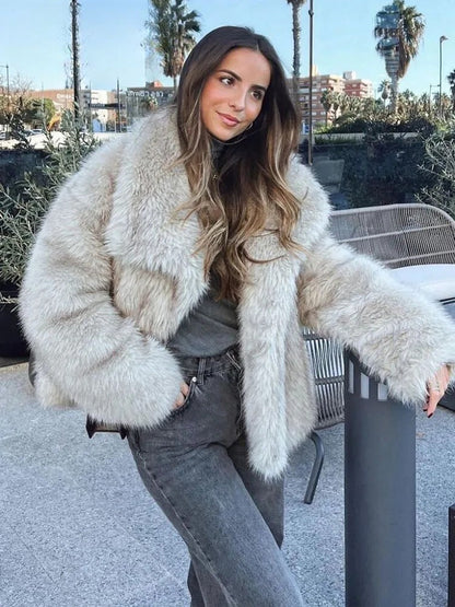 Faux bontjas | Kort | Faux bont | Pluizige faux bontjas | Winterjas voor vrouwen