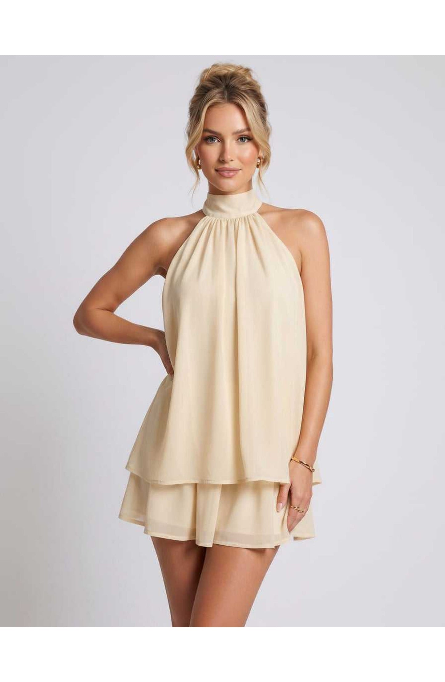 ZomerFlair Mini Jurk met Halterneck en Gelaagde Rok