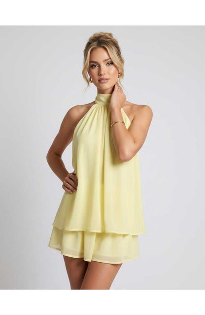 ZomerFlair Mini Jurk met Halterneck en Gelaagde Rok