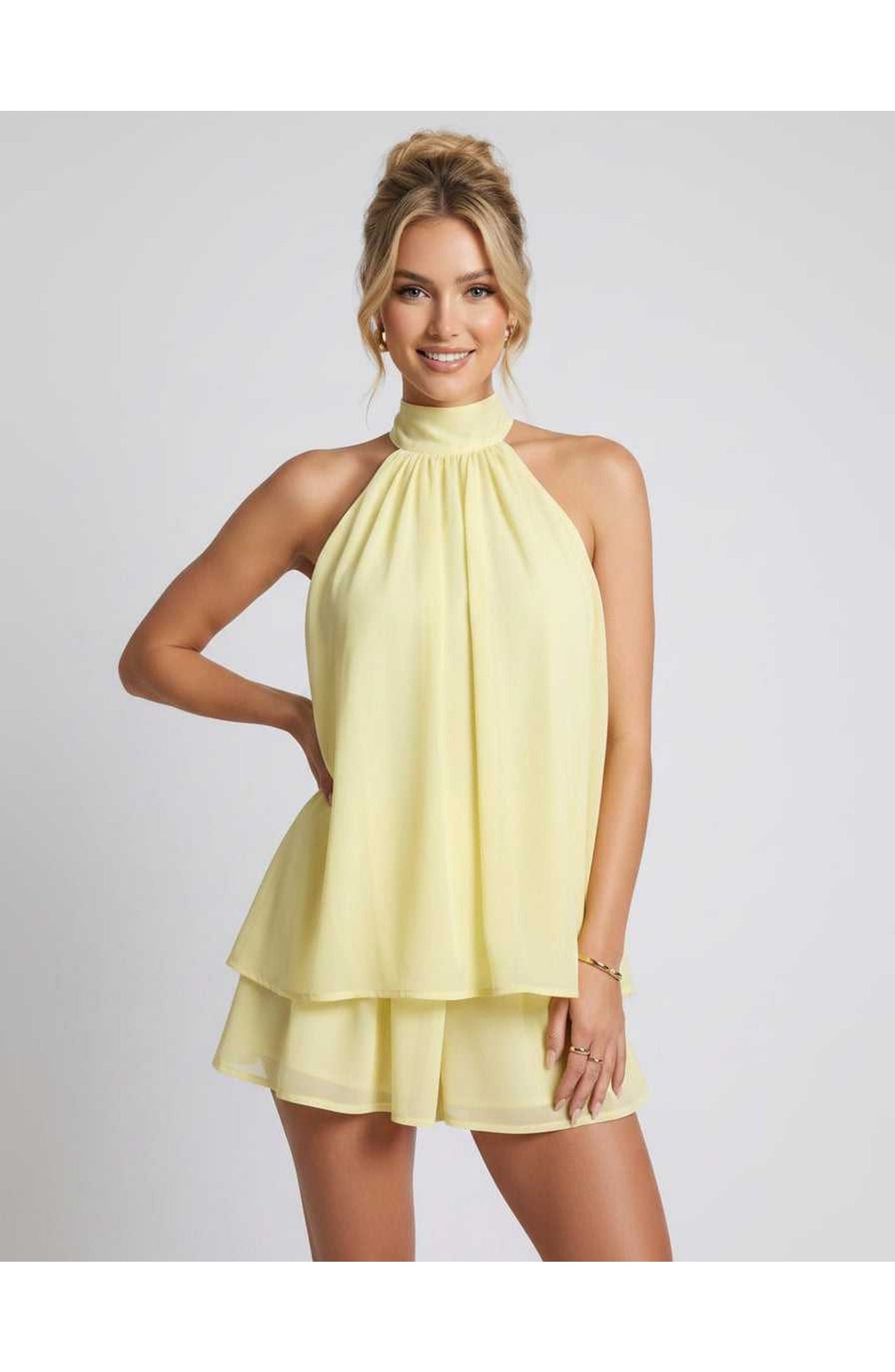 ZomerFlair Mini Jurk met Halterneck en Gelaagde Rok