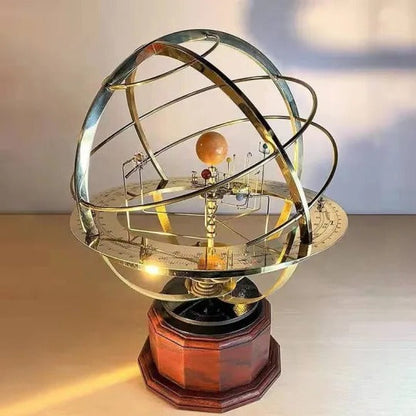 KosmosMaster Grand Orrery – Handgemaakt Zonnestelselmodel met 28 Manen en 9 Planeten