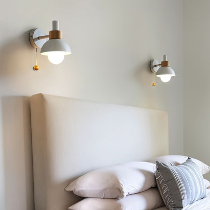 Pastel Warmwit Wandlampje met Houten Details – Slaapkamer & Woonkamer