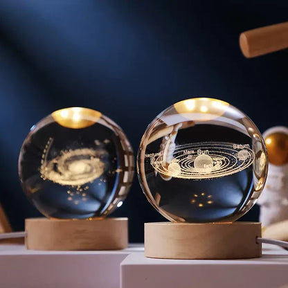 AstroGlobe 3D Lamp – Bolvormige Houten Tafellamp met Warm LED Licht en Planetenontwerp