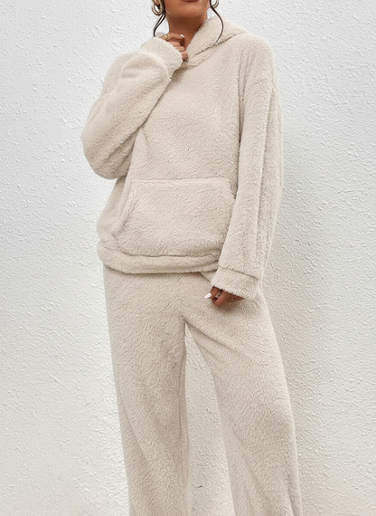 CozyTeddy Lounge Set – Warme Hoodie en Broek van Zachte Teddy-Stof met Kangoeroezak