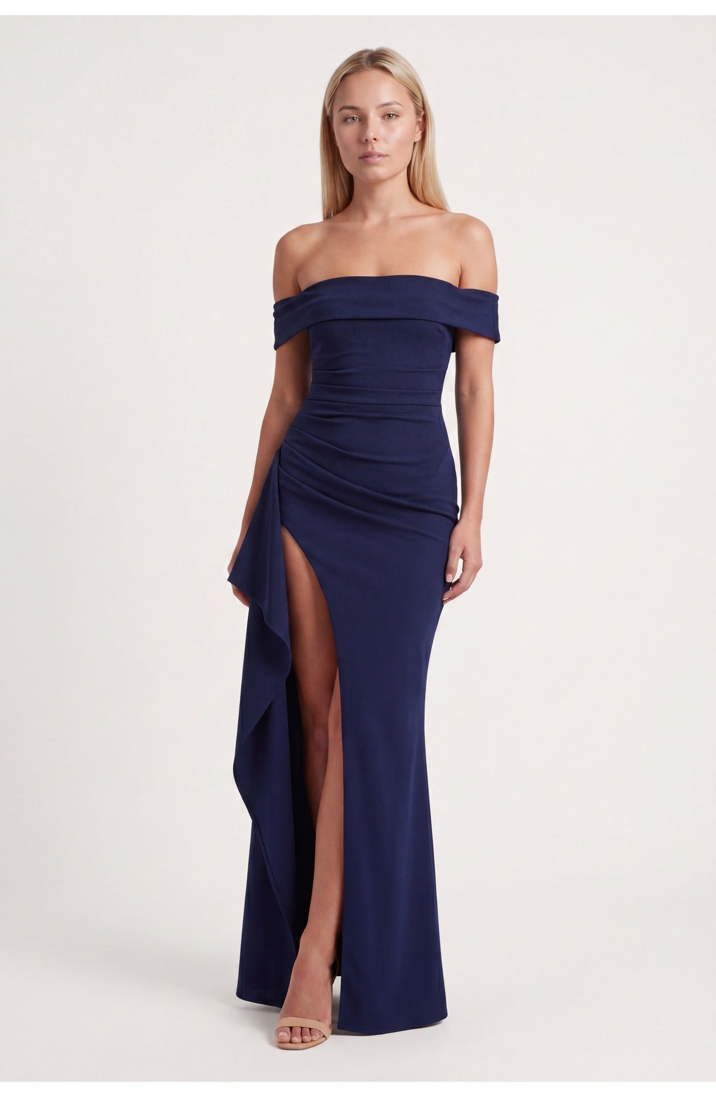 LunaÉtoile Maxi Jurk met Off-Shoulder Halslijn en Hoge Split