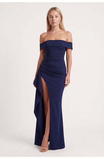 LunaÉtoile Maxi Jurk met Off-Shoulder Halslijn en Hoge Split
