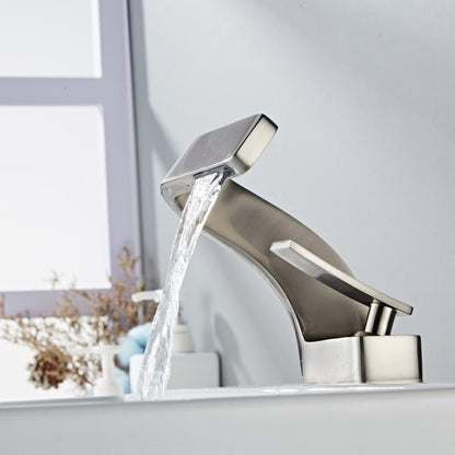 Moderne Waterval Kraan – Stijlvolle Badkamer Mengkraan met Cascaderende Waterstroom