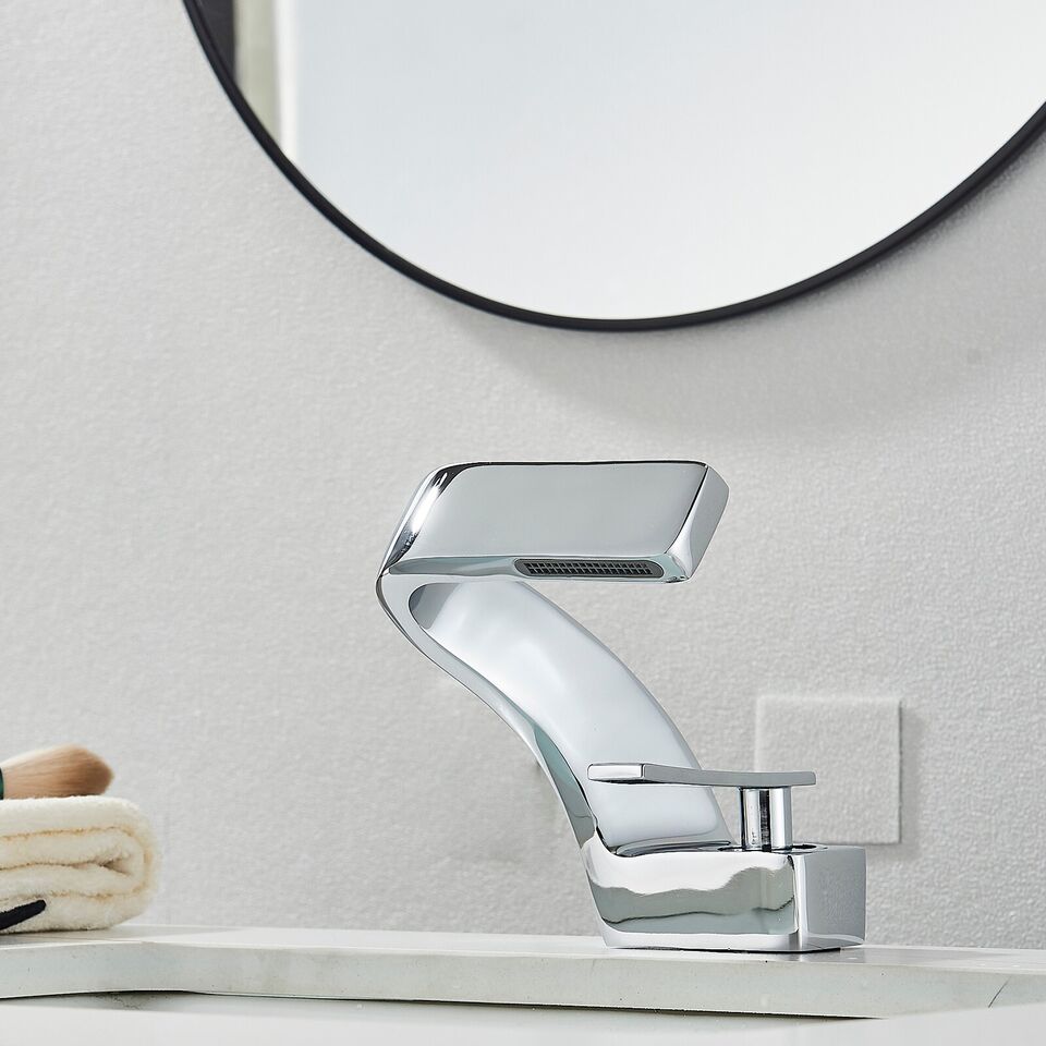 Moderne Waterval Kraan – Stijlvolle Badkamer Mengkraan met Cascaderende Waterstroom
