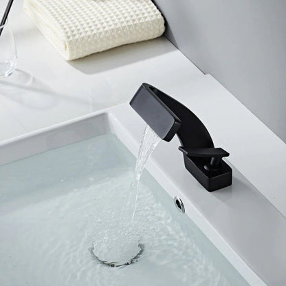 Moderne Waterval Kraan – Stijlvolle Badkamer Mengkraan met Cascaderende Waterstroom