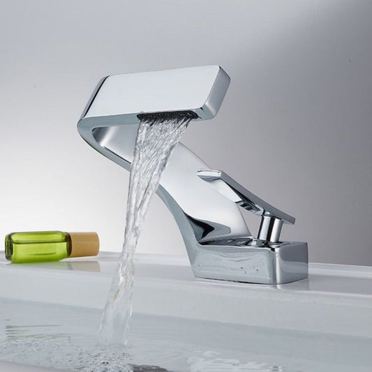 Moderne Waterval Kraan – Stijlvolle Badkamer Mengkraan met Cascaderende Waterstroom