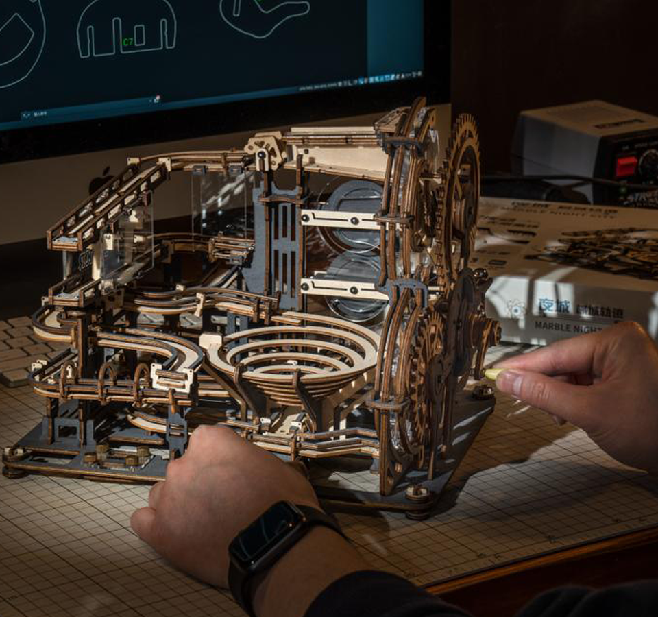 Murmelbahn Night City 2.0 | Speelbaan Innovatief
