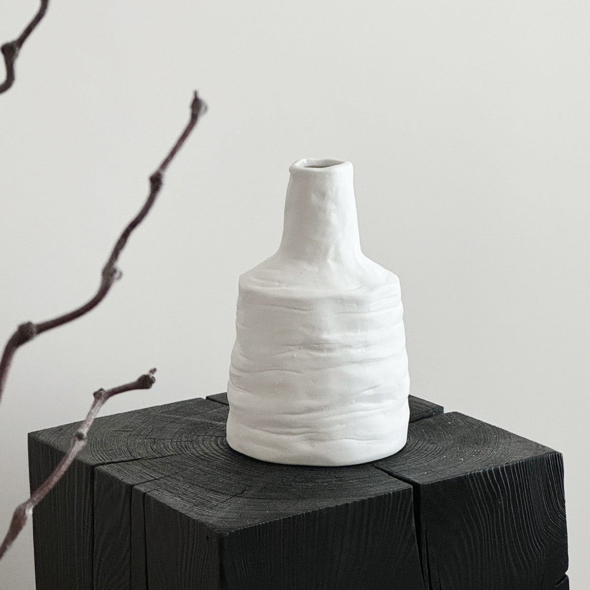 Gestructureerde Keramische Decoratieve Vaas – Kunstzinnig Ontwerp