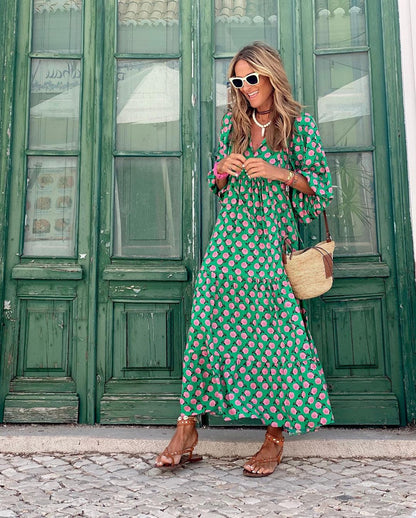 Zomergloed bohemian damesjurk – lange groene zomerjurk met print en V-hals