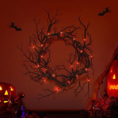 Halloween decoratieve krans gemaakt van kunstmatige takken met een natuurlijke taklook