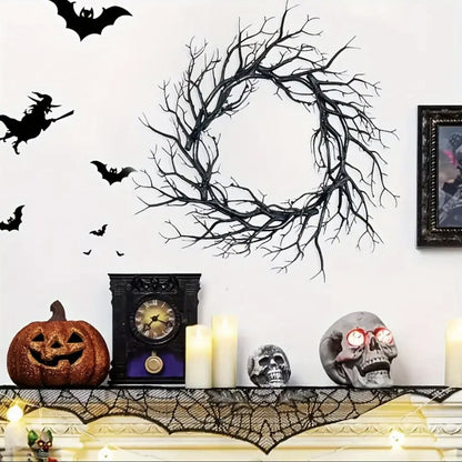 Halloween decoratieve krans gemaakt van kunstmatige takken met een natuurlijke taklook