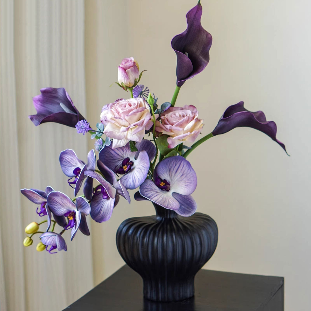 Geribde Keramische Bloemenvaas - Elegant Interieur Accessoire