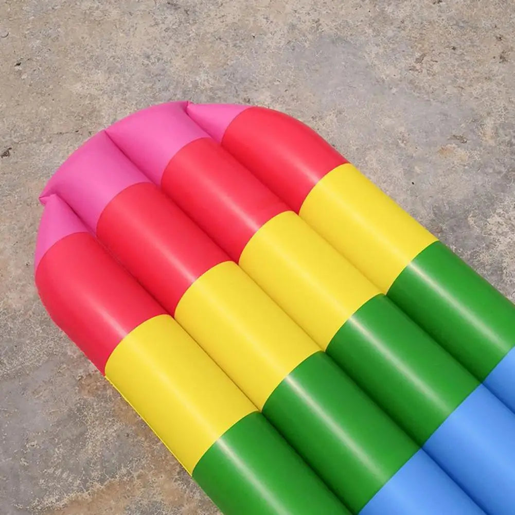Opblaasbare Zwembad Float in IJsje Vorm – Vrolijke Regenboog Lounge voor het Zwembad