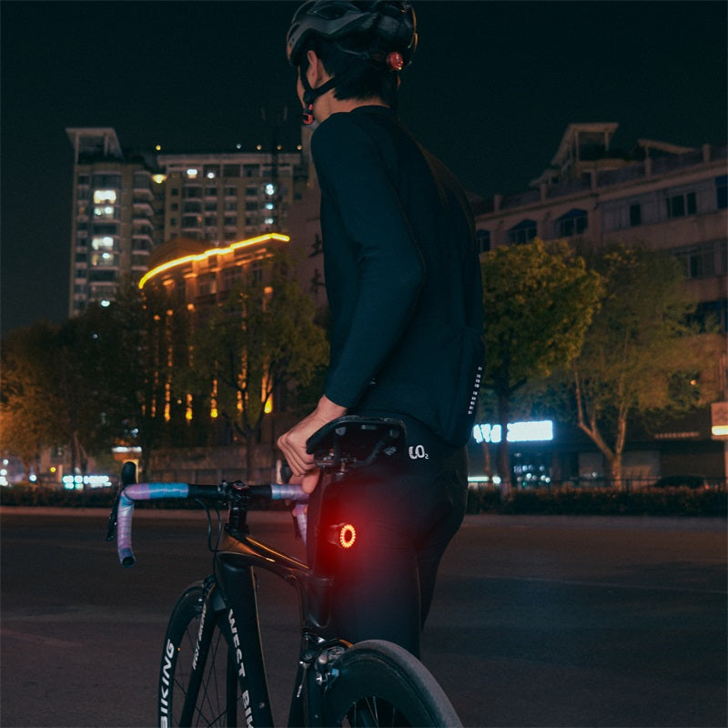 Slim fietsachterlicht met automatische remsensor en lichtdetectie