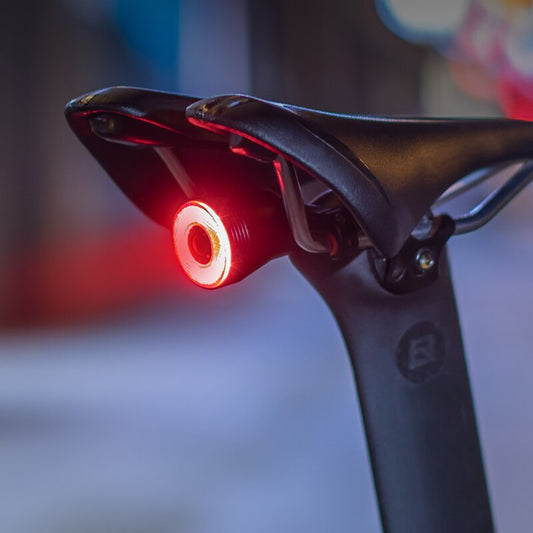 Slim fietsachterlicht met automatische remsensor en lichtdetectie