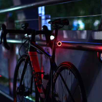 Slim fietsachterlicht met automatische remsensor en lichtdetectie