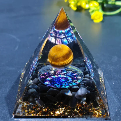 Orgoniet Piramide met Amethist Pendel – Energie, Bescherming en Decoratie