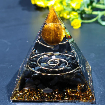 Orgoniet Piramide met Amethist Pendel – Energie, Bescherming en Decoratie