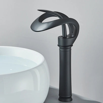 Zwarte Waterval Wastafelmengkraan - Wandgemonteerd Design