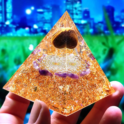 Orgoniet Piramide met Amethist Pendel – Energie, Bescherming en Decoratie