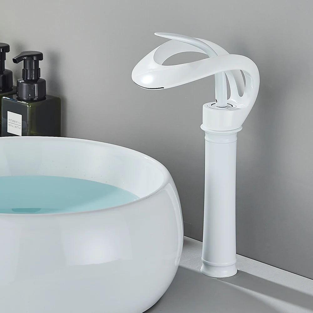 Zwarte Waterval Wastafelmengkraan - Wandgemonteerd Design
