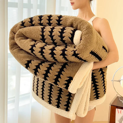 Scandinavische Dubbelzijdige Fleece Warmtedeken met Geometrisch Patroon