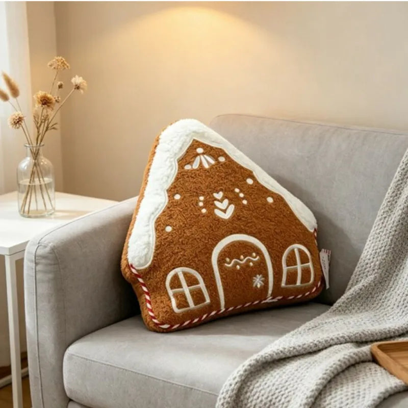 Winterhuisje Fleece Sierkussen 32cm met Borduurdetails - Feestelijk Decoratiekussen