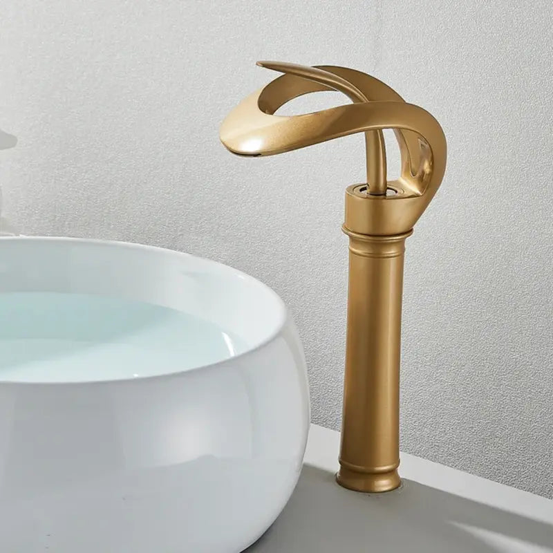 Zwarte Waterval Wastafelmengkraan - Wandgemonteerd Design