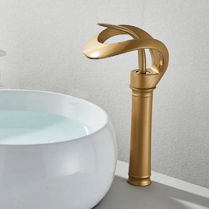 Zwarte Waterval Wastafelmengkraan - Wandgemonteerd Design