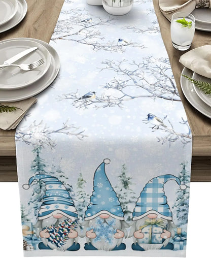SneeuwKabouter Kerst Tafelloper – Luxe Linnen Tafelloper met Sneeuwvlok en Kabouterdesign
