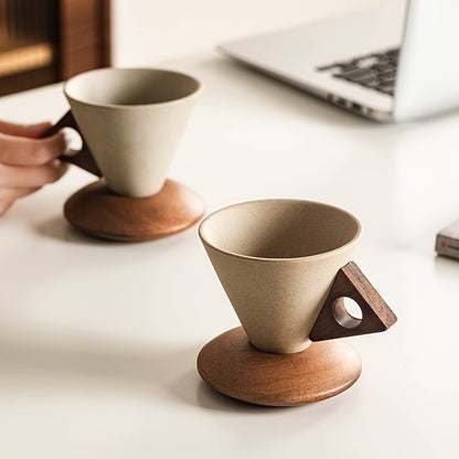 BaristaLuxe Keramische Koffiekop 250ml – Handgemaakt met Houten Handgreep en Onderzetter