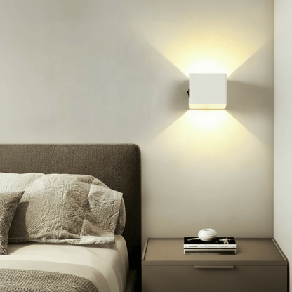 Verstelbare draadloze LED-wandlamp met USB-oplaadbare batterij