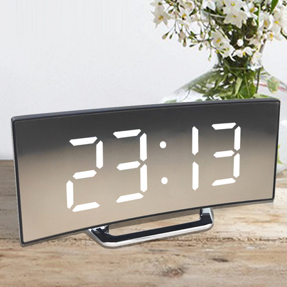 Gebogen LED Digitale Wekker met Groot Display - Dag/Nacht Modus