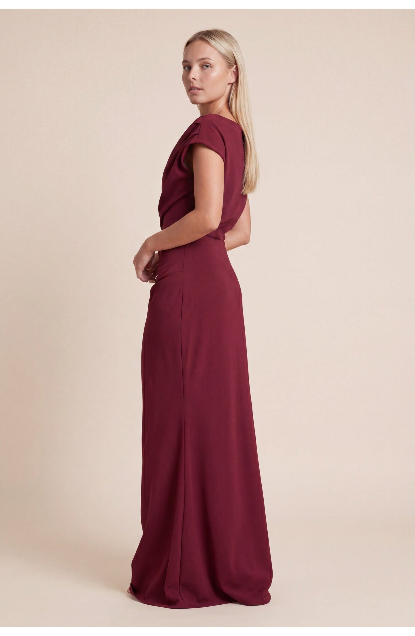 RougeÉlan Maxi Jurk met Off-Shoulder Halslijn en Drapering