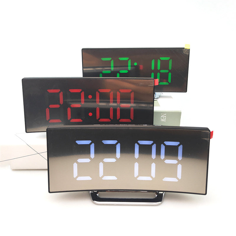 CurveTime Digitale Wekker – Compacte Wekker met Gebogen Display en Modern Design