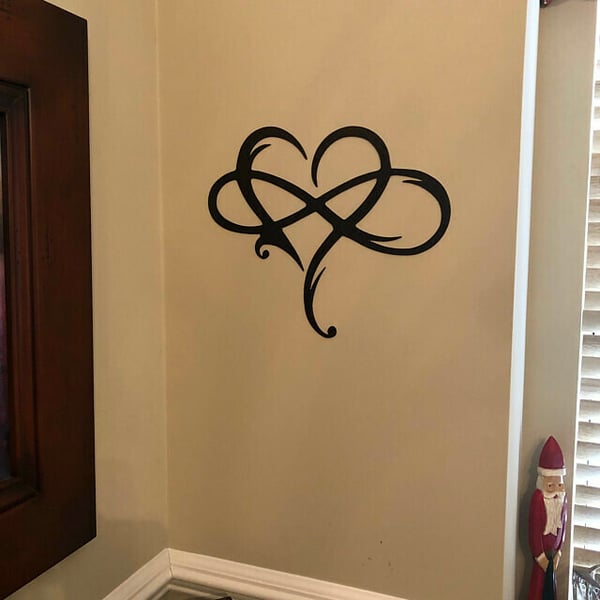 OneindigHart Wanddecor – IJzeren Wandsculptuur met Symbool van Eeuwige Liefde