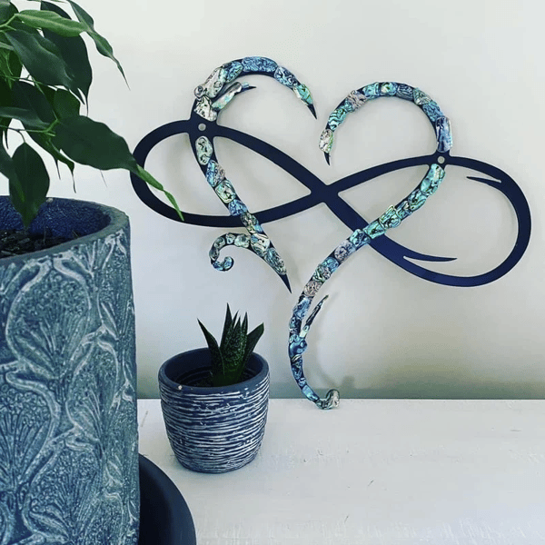 OneindigHart Wanddecor – IJzeren Wandsculptuur met Symbool van Eeuwige Liefde
