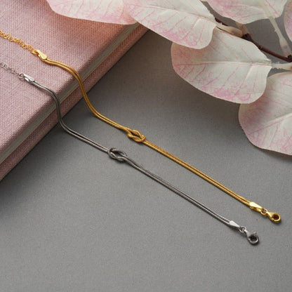 Minimalistische Knoop Armband van Roestvrij Staal - Verkrijgbaar in Zilver en Goud